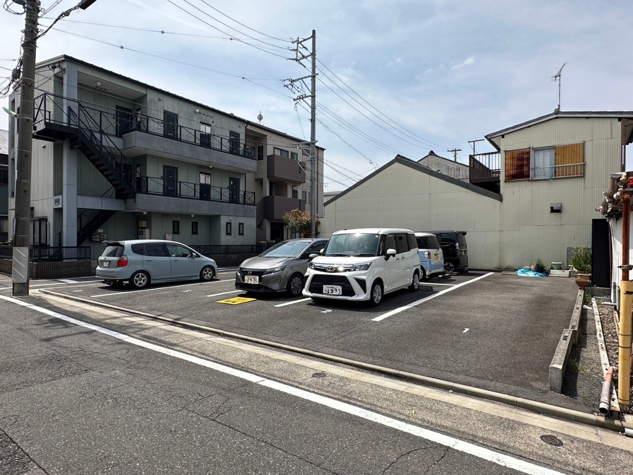 LINE_ALBUM_市江角割駐車場_240418_1